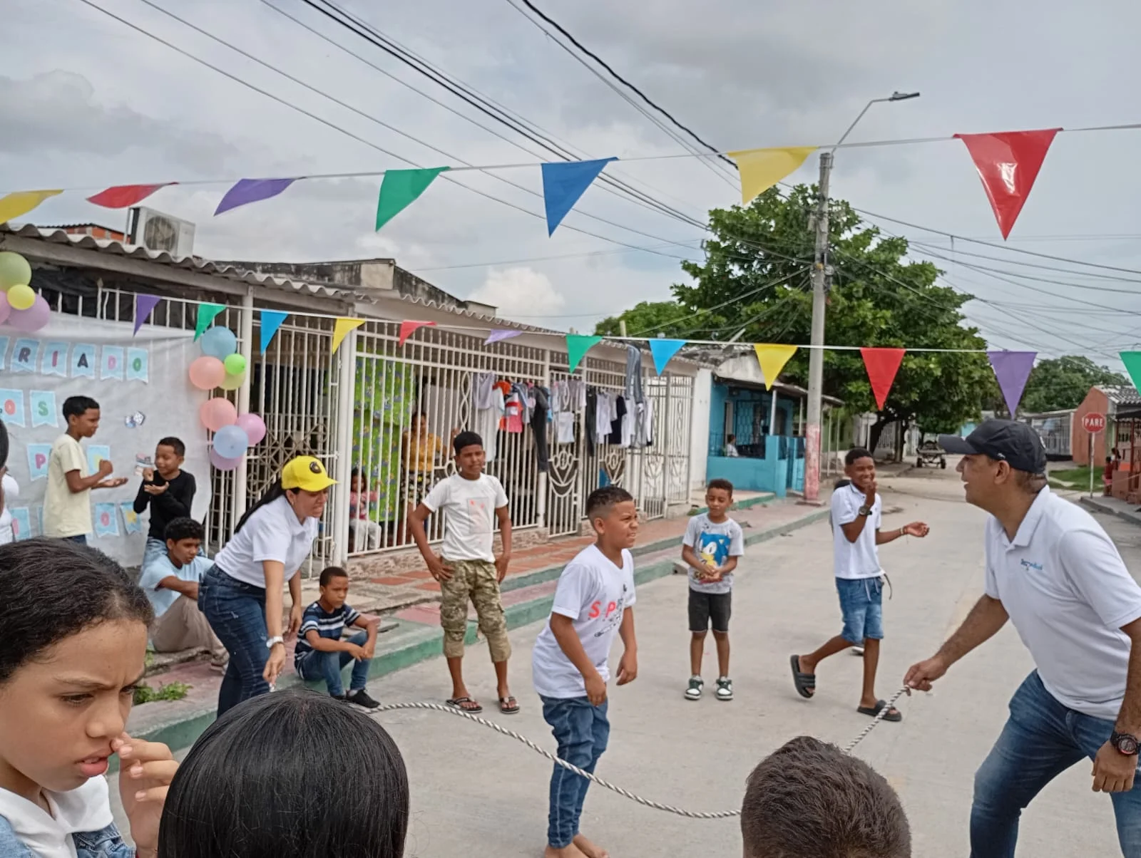 Promoviendo el bienestar de la comunidad: Jornada lúdico-pedagógica en el Barrio La Luz